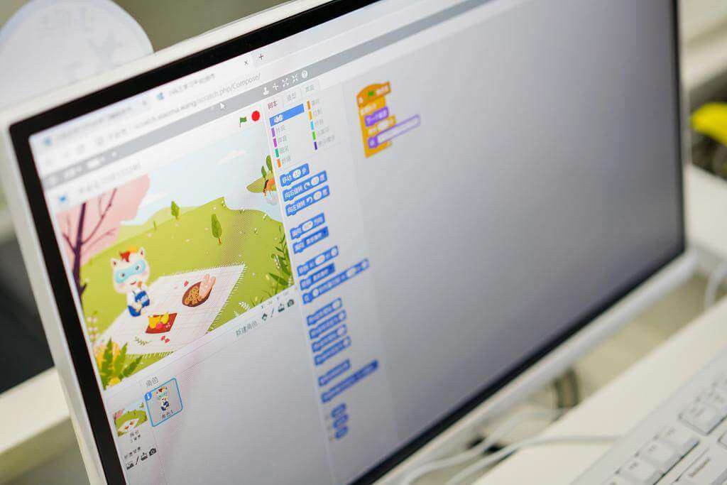 人工智能AI编程是什么意思?它和少儿编程有什么区别?(图4) 人工智能AI编程是什么意思?它和少儿编程有什么区别?(图4)