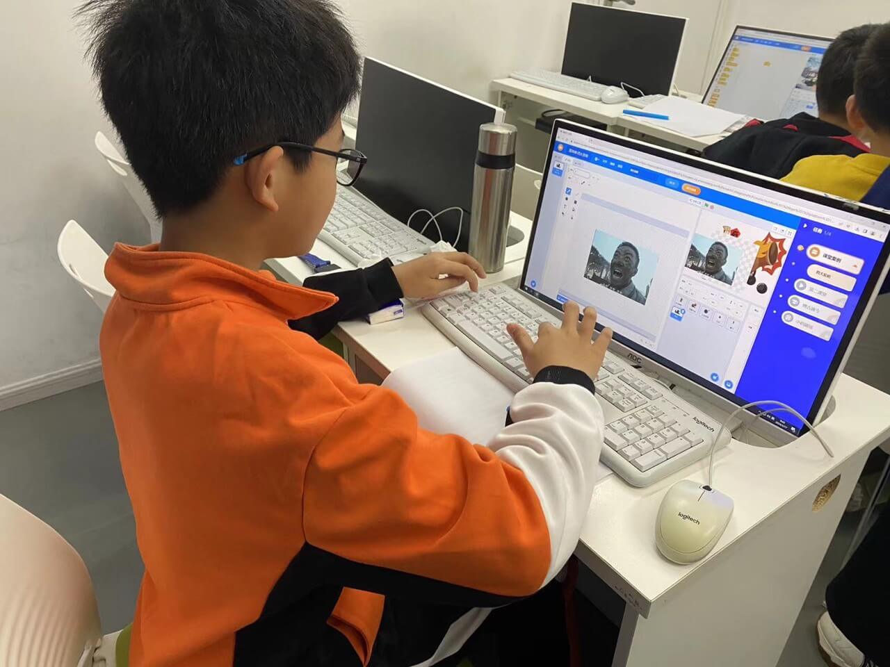 q.JPG 什么是人工智能AI编程?学AI编程有什么用?(图1)